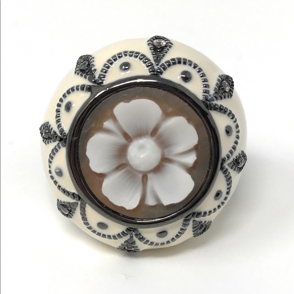 Silver Cameo Enamel Statement Ring - Picture 8 of 8